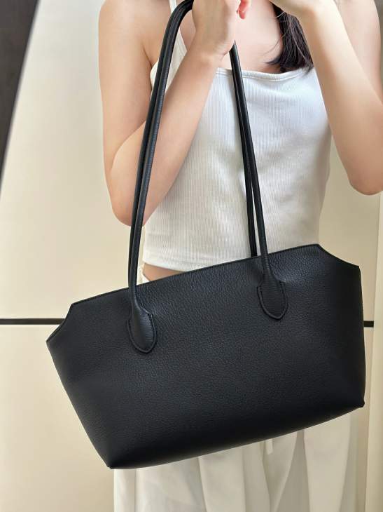 Picture of The Row Handbags _SKUfw234996682fw